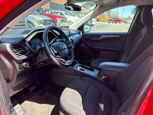 Certified 2024 Ford Escape Active AWD/4WD image 9