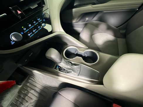 Used 2021 Toyota Camry LE image 25