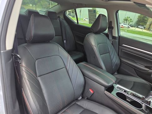 Used 2024 Nissan Altima 2.0 SR FWD image 31