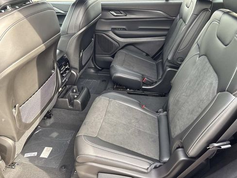 New 2025 Jeep Grand Cherokee L Altitude AWD/4WD image 17