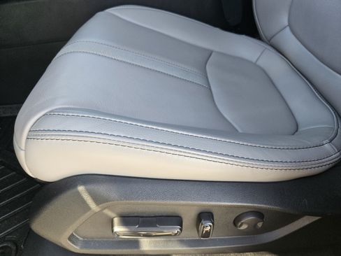 Certified 2025 Honda Pilot Touring image 21