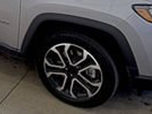 Certified 2023 Jeep Compass Limited AWD/4WD image 10