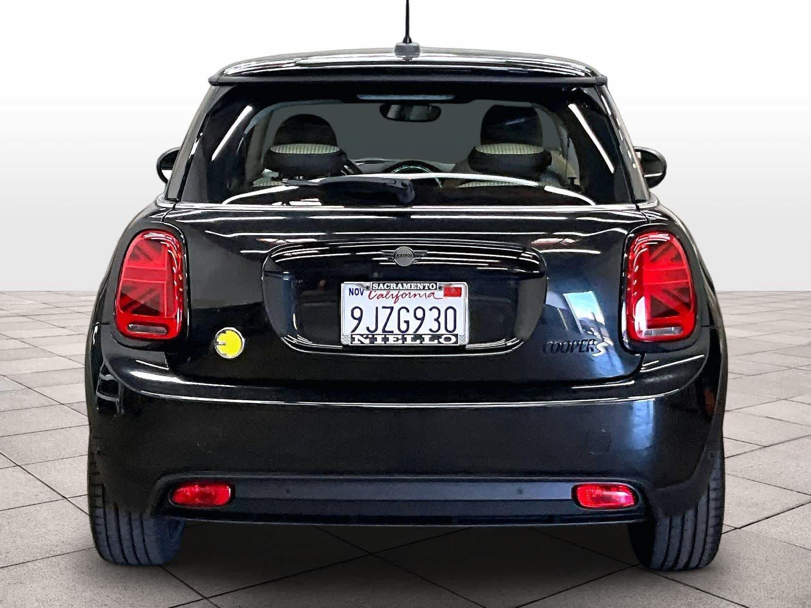 Used 2024 MINI Cooper SE FWD image 8