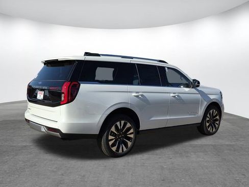 New 2026 Ford Expedition Platinum image 2