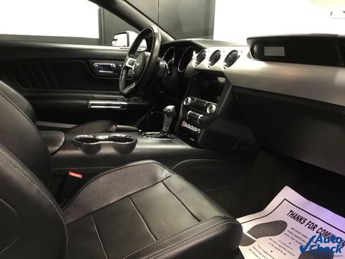 Used 2016 Ford Mustang Premium image 38