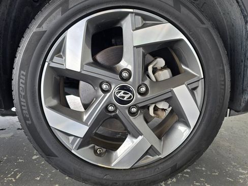 Used 2024 Hyundai Venue SE image 40