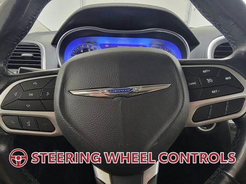 Used 2019 Chrysler 300 Touring L w/ Quick Order Package 22F image 19