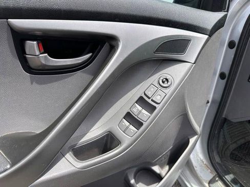 Used 2011 Hyundai Elantra GLS FWD image 10