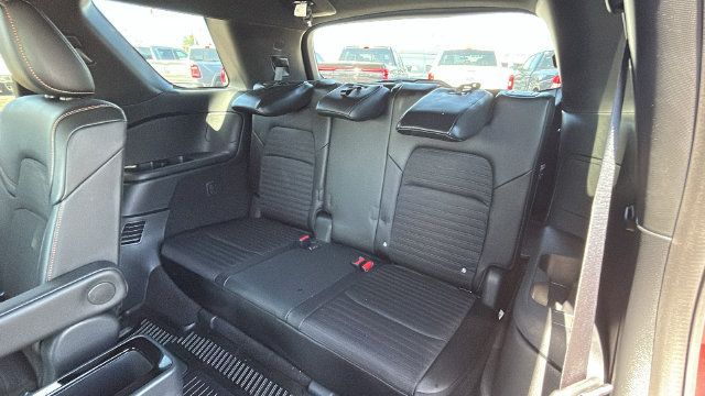 Used 2025 Nissan Pathfinder Rock Creek AWD/4WD image 17