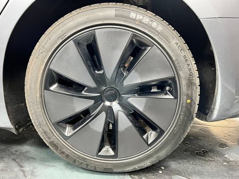 Used 2025 Tesla Model 3 Long Range RWD image 12