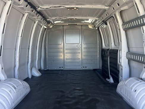 Used 2023 GMC Savana 2500 w/ Driver Convenience Package RWD image 20