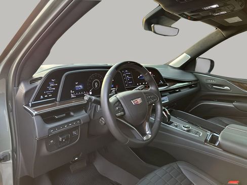 Certified 2024 Cadillac Escalade Sport Platinum w/ LPO, ONYX Package AWD/4WD image 28