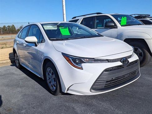 Certified 2023 Toyota Corolla LE image 2