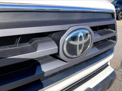 Used 2022 Toyota Tacoma 4x4 Double Cab image 25