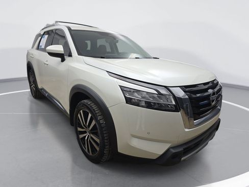 Used 2024 Nissan Pathfinder Platinum w/ Cargo Package FWD image 2