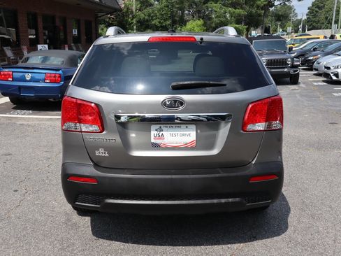 Used 2013 Kia Sorento LX FWD image 5