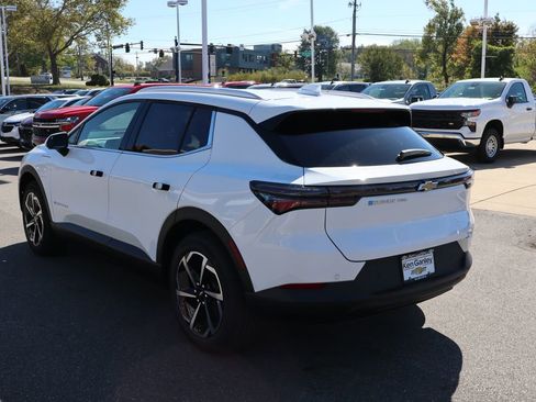 New 2026 Chevrolet Equinox EV LT image 31