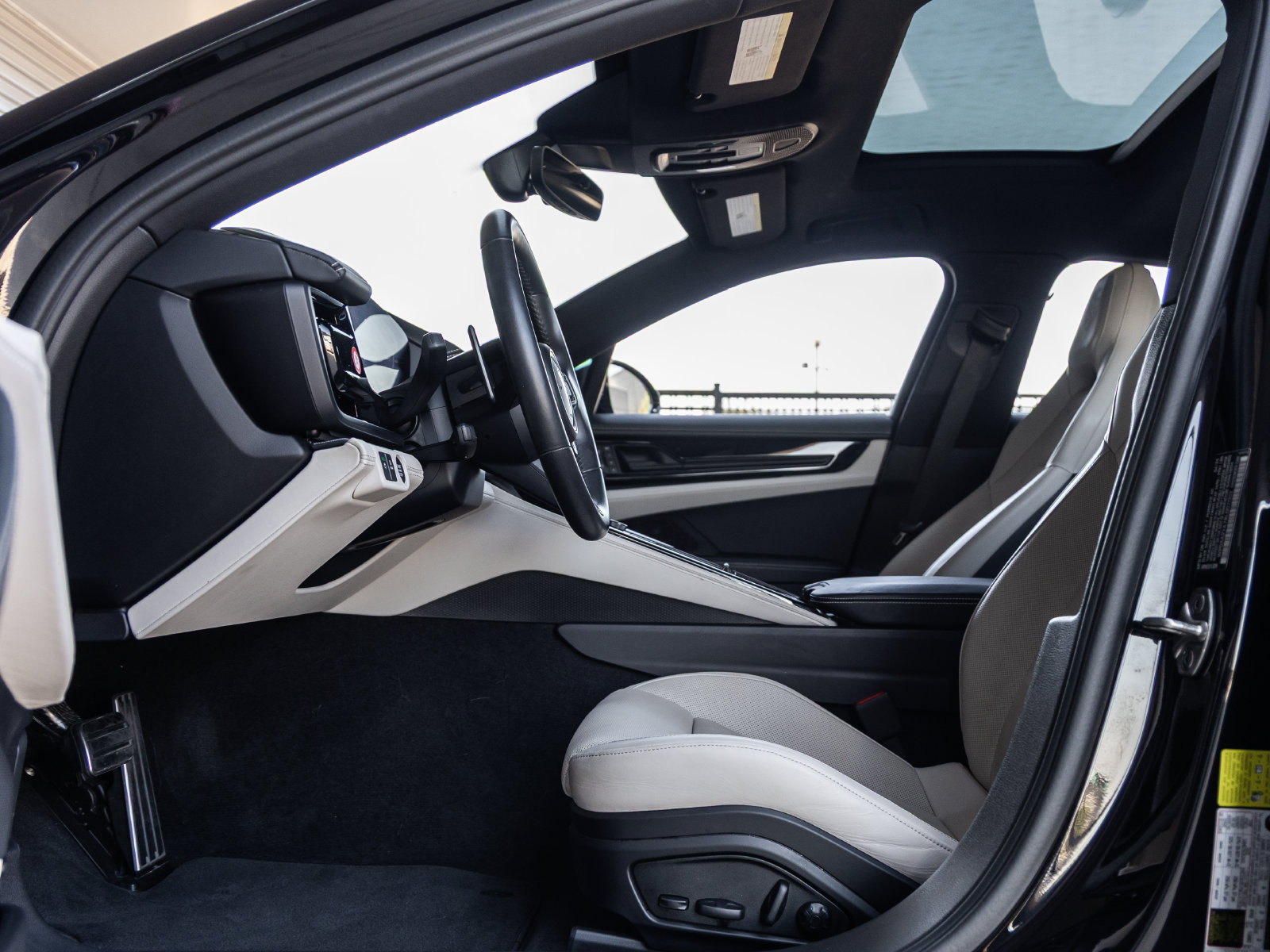 Certified 2024 Porsche Panamera RWD image 22