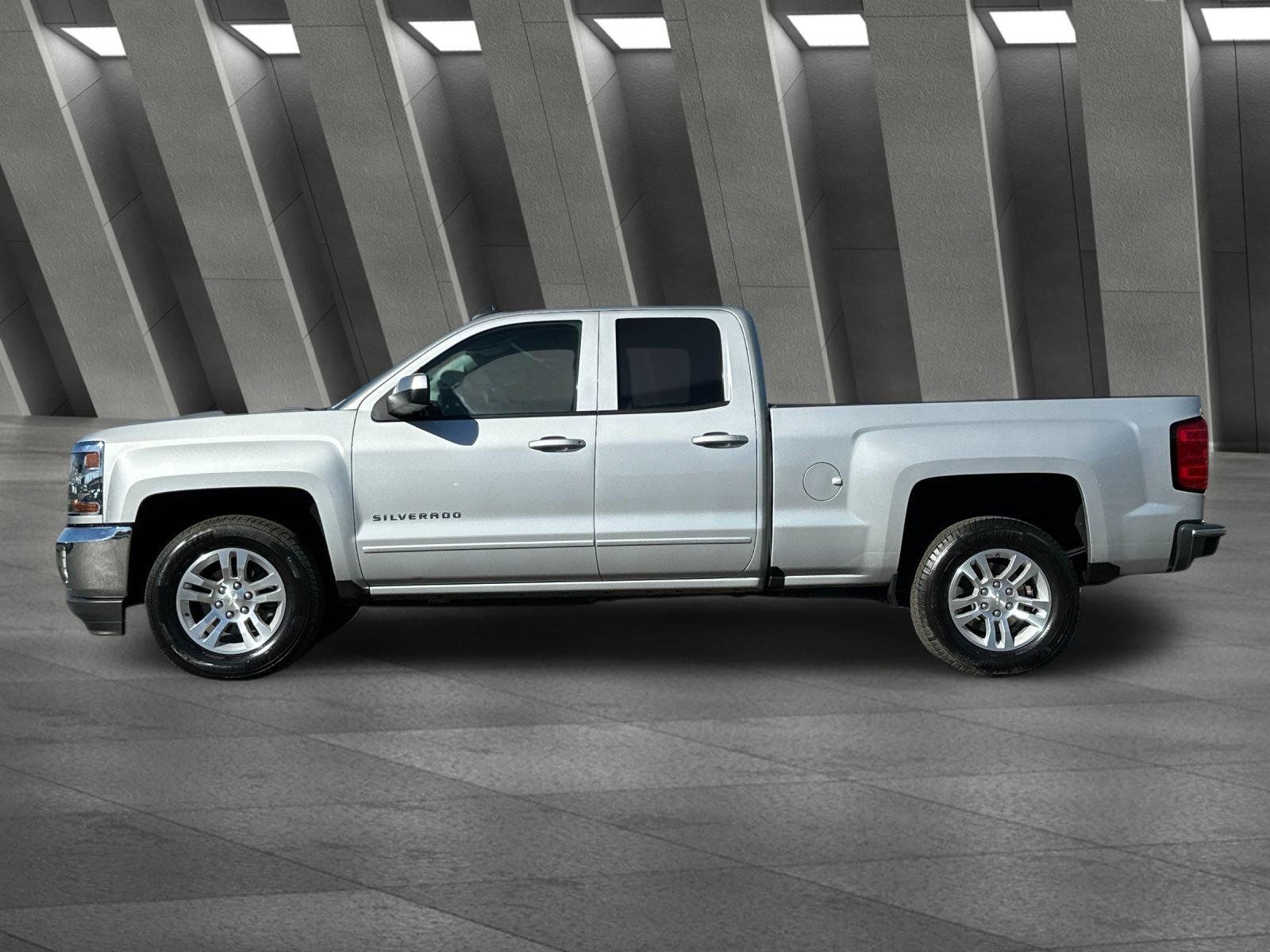 Used 2017 Chevrolet Silverado 1500 LT w/ All Star Edition RWD image 7