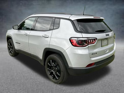 Used 2026 Jeep Compass Latitude AWD/4WD image 7