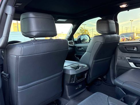 Used 2025 Toyota Sequoia Platinum image 15