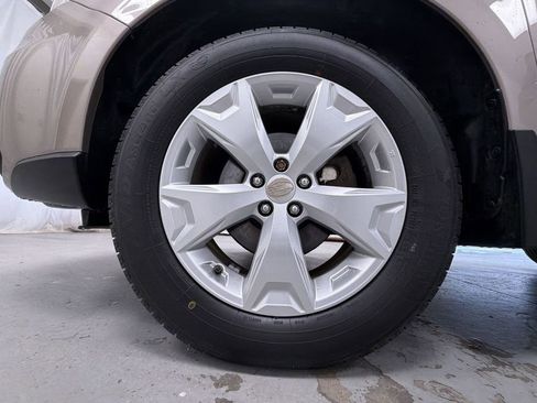 Used 2016 Subaru Forester 2.5i Premium w/ All-Weather Package AWD/4WD image 13