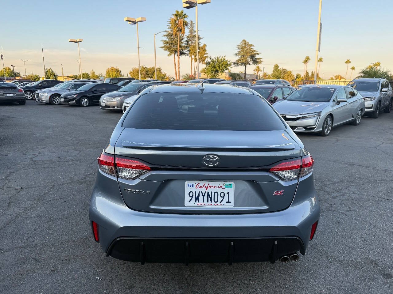 Used 2025 Toyota Corolla SE w/ SE Premium Package FWD image 7
