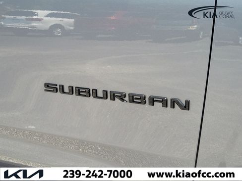 Used 2022 Chevrolet Suburban RST w/ Luxury Package AWD/4WD image 9