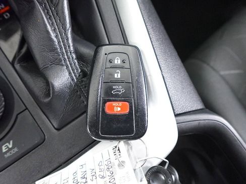 Used 2021 Toyota RAV4 XLE w/ Convenience Package AWD/4WD image 22