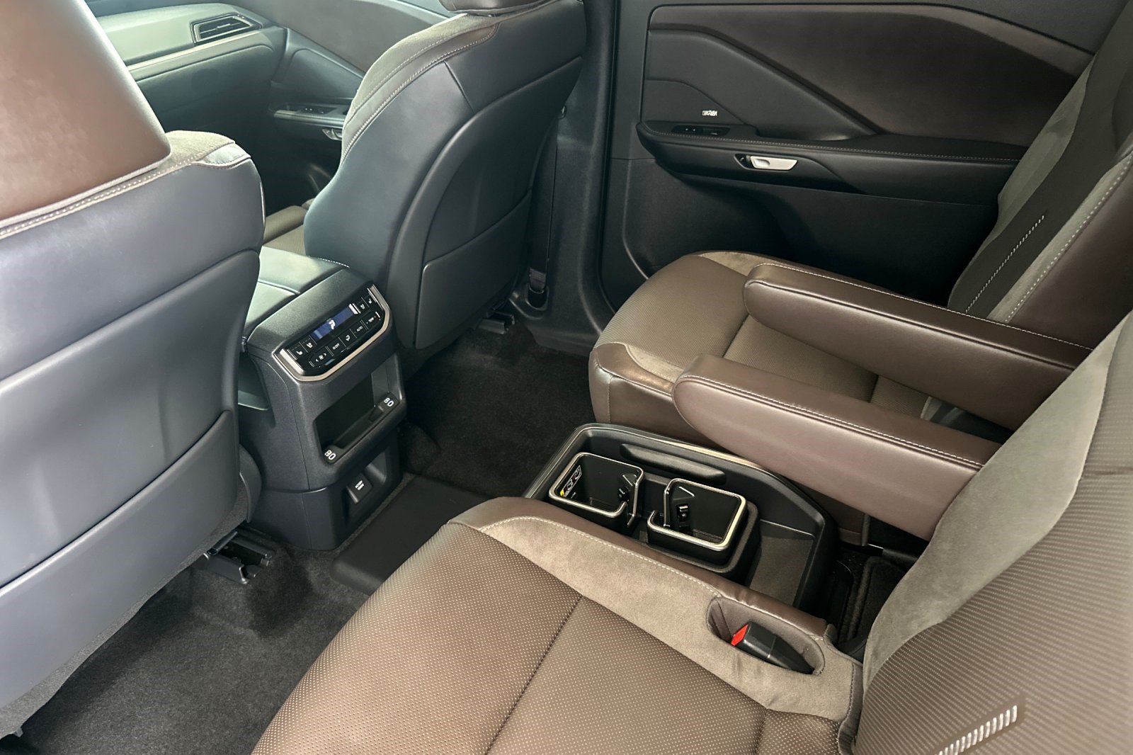 Certified 2026 Lexus TX 550h AWD Plug-In Hybrid w/ Technology Package image 15