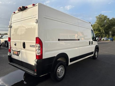 Used 2024 RAM ProMaster 2500 w/ Convenience Group FWD image 5