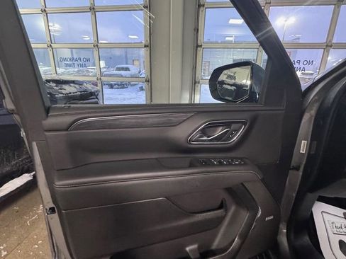 Used 2022 GMC Yukon SLT w/ SLT Premium Package image 10