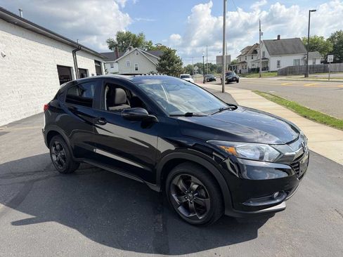 Used 2018 Honda HR-V EX image 6