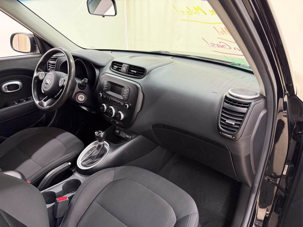 Used 2015 Kia Soul FWD image 12