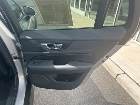 Used 2025 Volvo V60 B5 Cross Country Plus AWD/4WD image 12