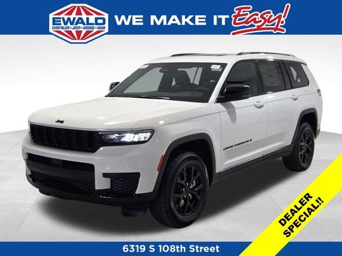 New 2025 Jeep Grand Cherokee L Altitude AWD/4WD image 13