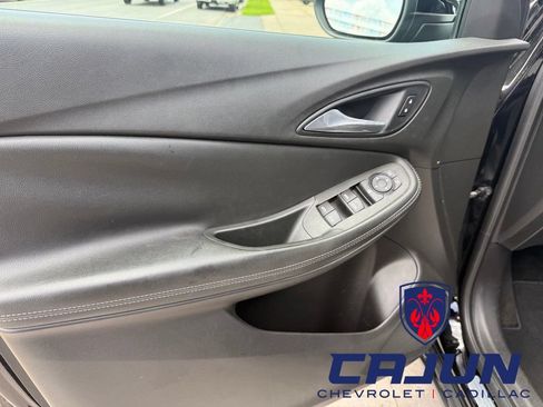 Used 2020 Buick Encore GX Preferred w/ Cold Weather Comfort Package FWD image 9