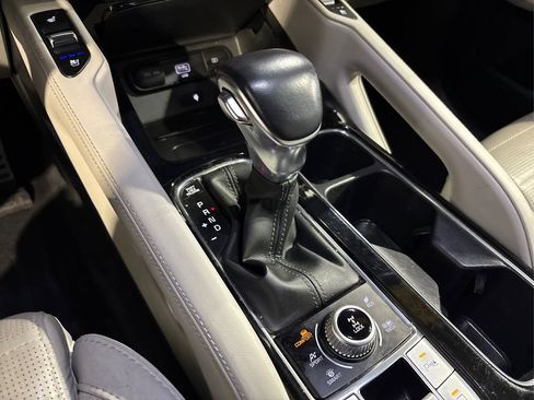 Used 2020 Kia Telluride SX w/ SX Prestige Package image 40