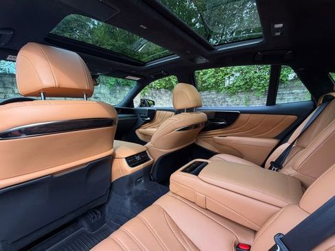 Certified 2024 Lexus LS 500 AWD image 38
