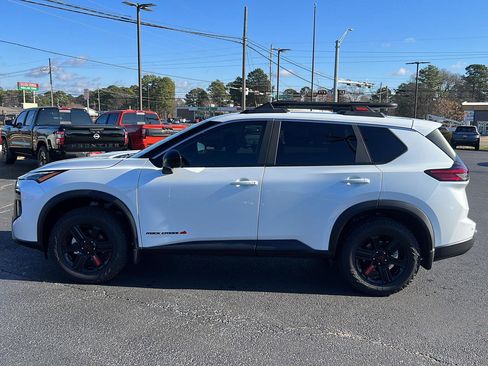 New 2026 Nissan Rogue SV image 8