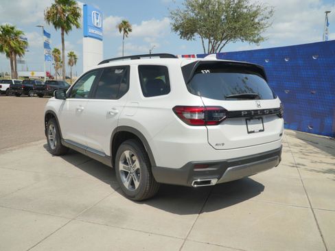 New 2026 Honda Pilot EX-L image 8
