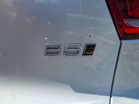 Used 2024 Volvo XC40 B5 Plus w/ Protection Package Premier AWD/4WD image 24