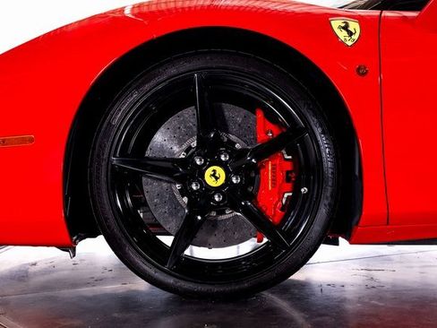 Used 2019 Ferrari 488 Spider image 17