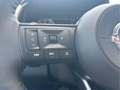 New 2025 Nissan Pathfinder SL w/ Black Appearance Package image 18