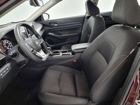 Used 2024 Nissan Altima 2.5 SV FWD image 14