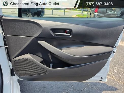 Used 2024 Toyota Corolla LE FWD image 44