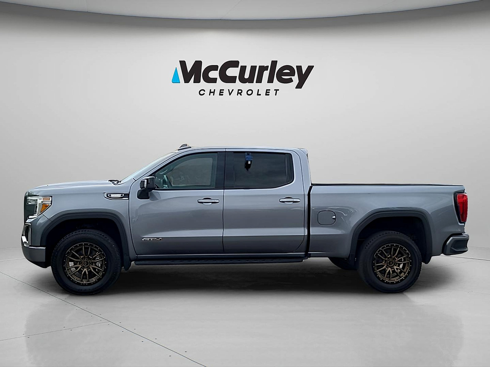 Used 2021 GMC Sierra 1500 AT4 w/ AT4 Premium Package AWD/4WD image 4