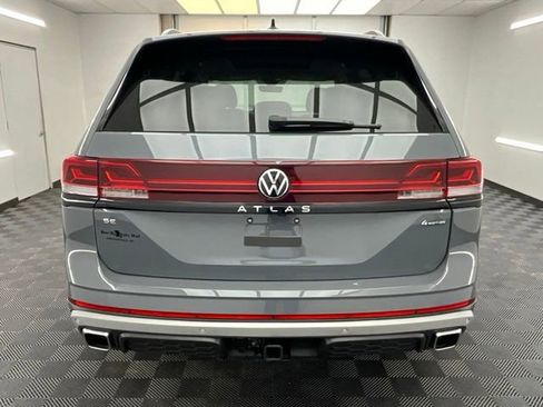 Used 2025 Volkswagen Atlas Peak Edition SE AWD/4WD image 20