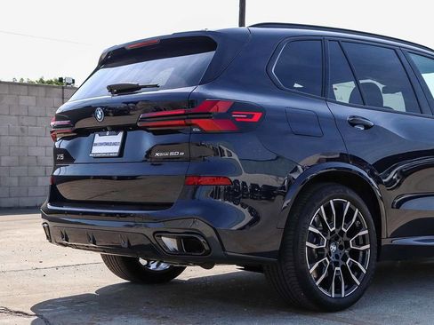 Used 2026 BMW X5 xDrive50e w/ M Sport Package AWD/4WD image 11