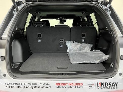 New 2025 Jeep Grand Cherokee Laredo w/ Luxury Tech Group I image 6